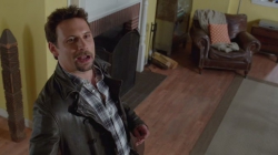 Пригород / ПригорАД / Suburgatory (2 сезон/2012) WEB-DLRip